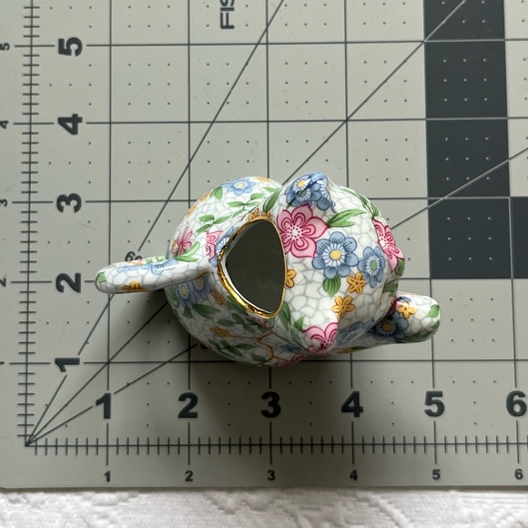 Chintz Alexandra Two’s Company Porcelain Floral Cat Mini Pitcher Creamer - Picture 9 of 9